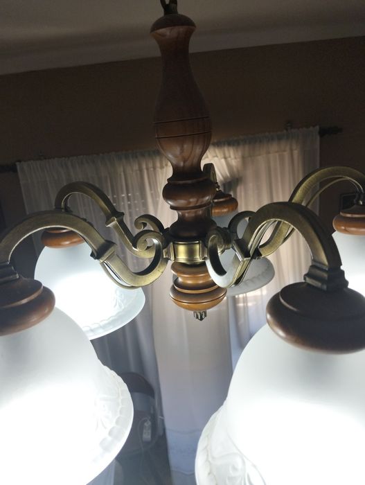 Candeeiro de tecto com 6 abajures impecável