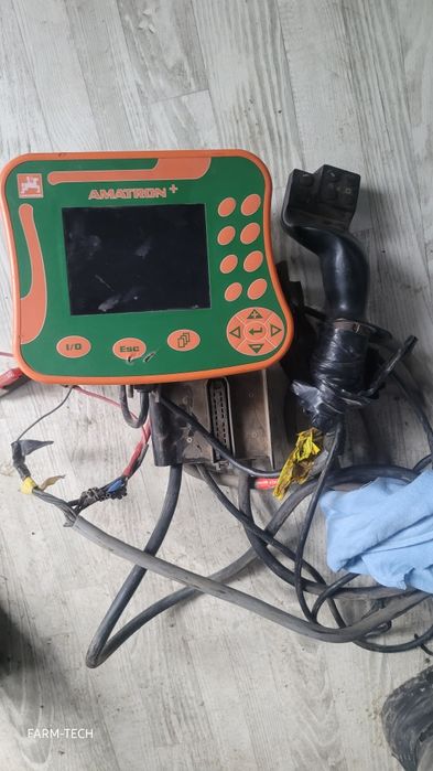 Opryskiwacz AMAZONE UX 4200 Szer. 27 m Amazone