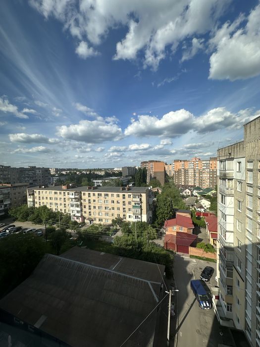 Продаж 4 кімнатної квартири ближня Київська