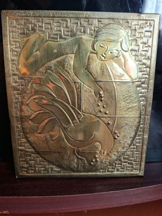 Чеканка латунна.