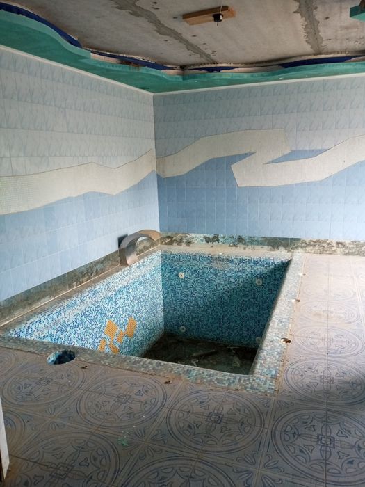 Продам двоповерхове нежитлове приміщення 340 м2 в с. Локітка