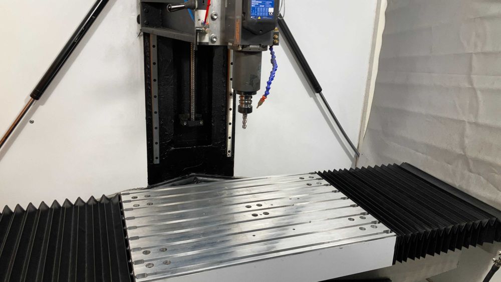 Centro de Maquinação Novo CNC metais 900x600x500 Spindle Hiteco 9.5 Kw