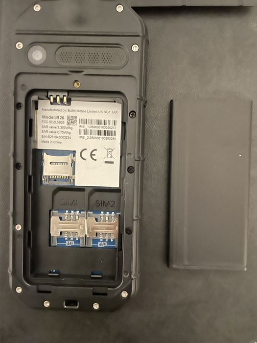 Telefon CAT B26 jak nowy Survival Budowa