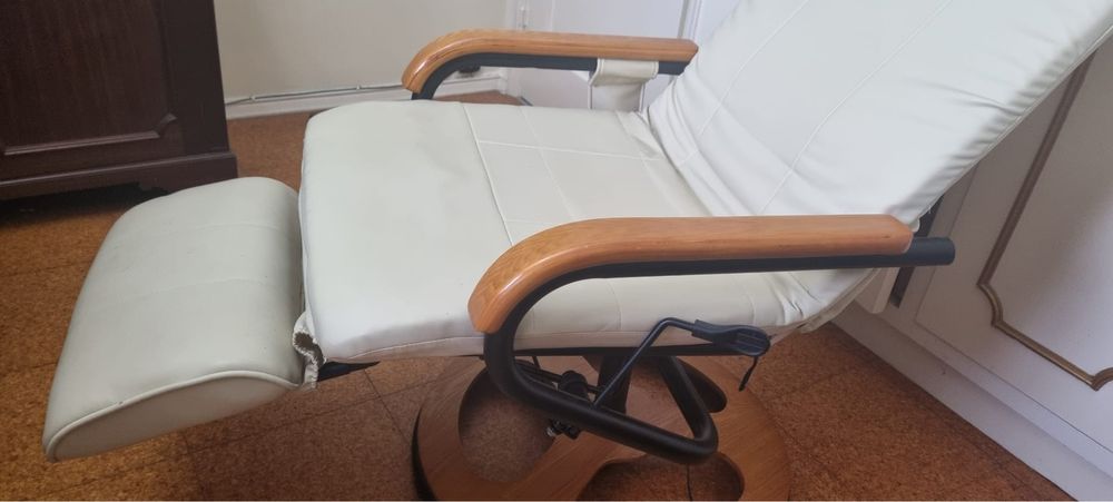 Cadeira relax/massagens em pele sintética