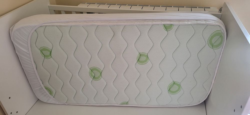 Vendo berço bebé Zippy 120x60cm (colchão à parte)