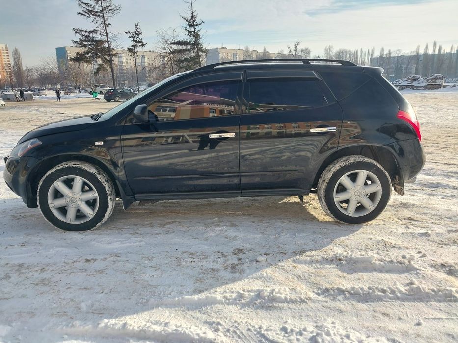 Автомобіль Nissan