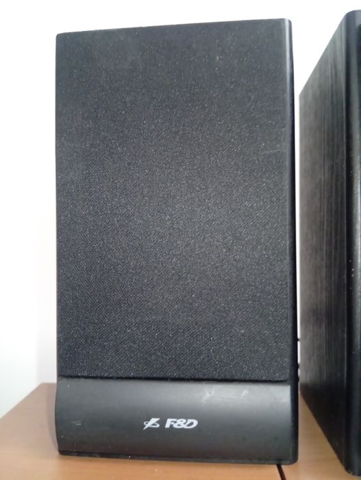 Колонки активные,F&D(sven)r215,дерево