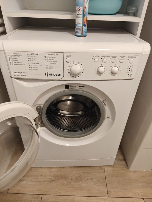 Pralka Indesit - głośna praca lub na części