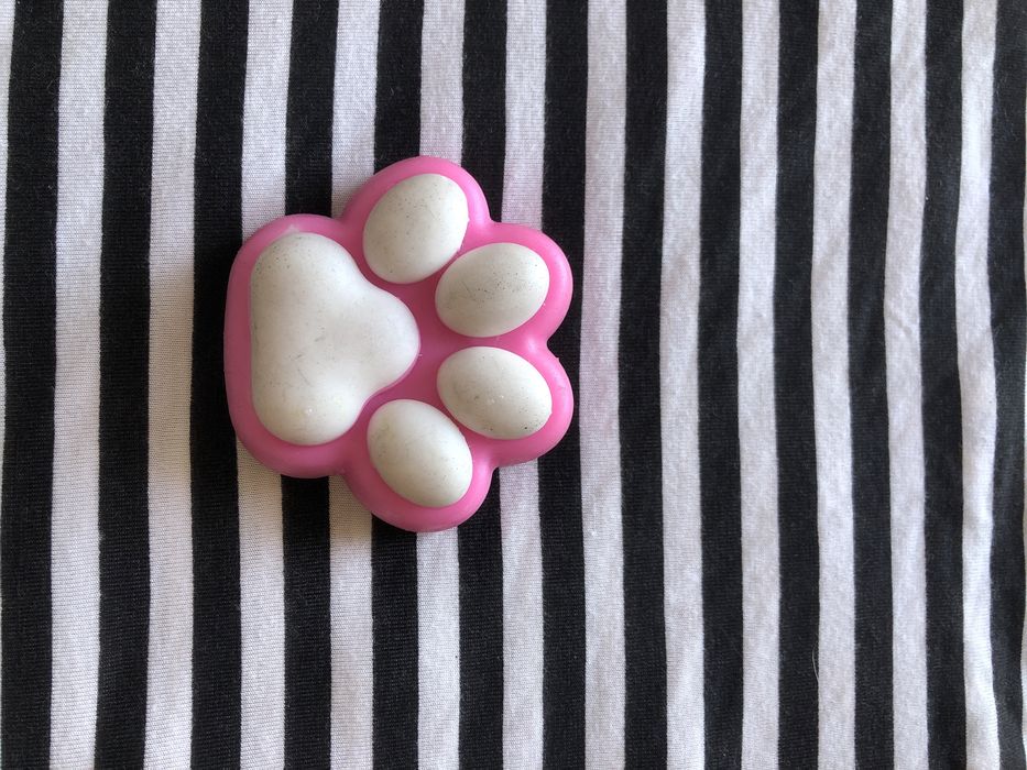 Іграшка антистрес котяча лапка таба лапка Taba Cat Paw