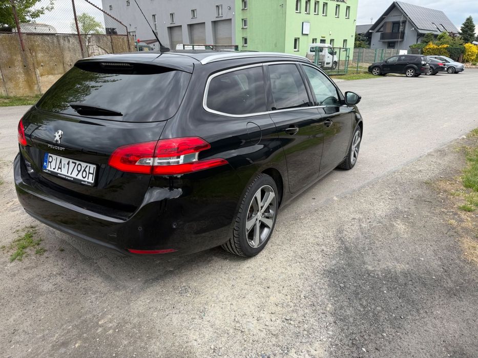 Peugeot 308 1.2i