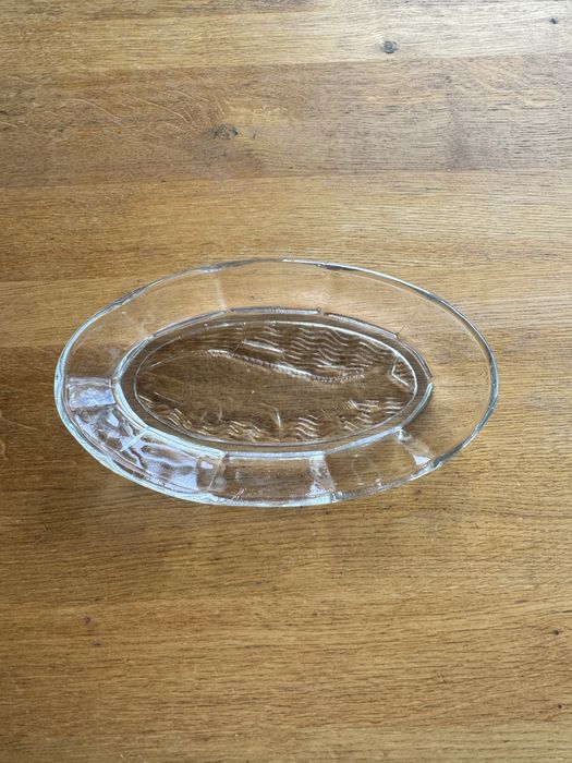 Szklana patera półmisek z rybą vintage PRL 26 cm