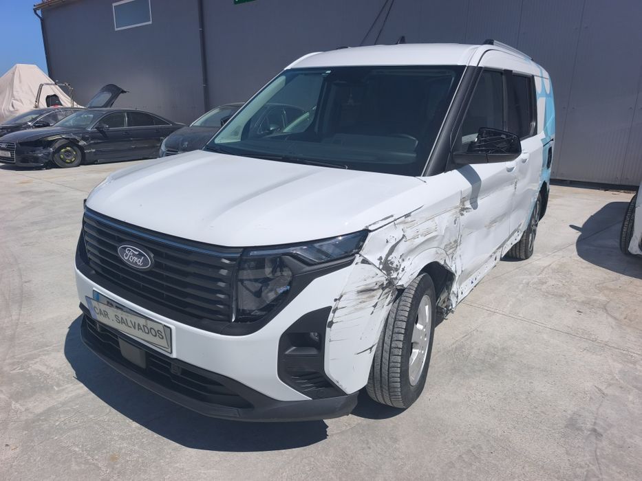 Ford tourneo sinistrado