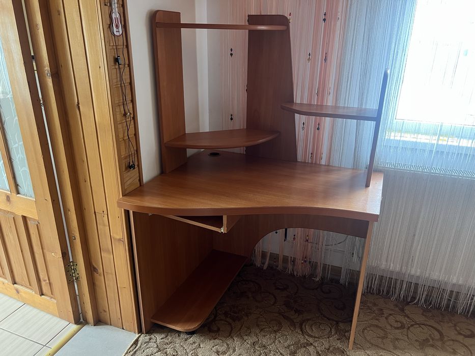 Стіл компютерний