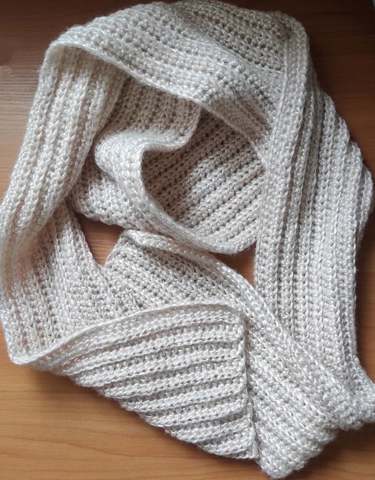 Шапка та шарф ручної роботи