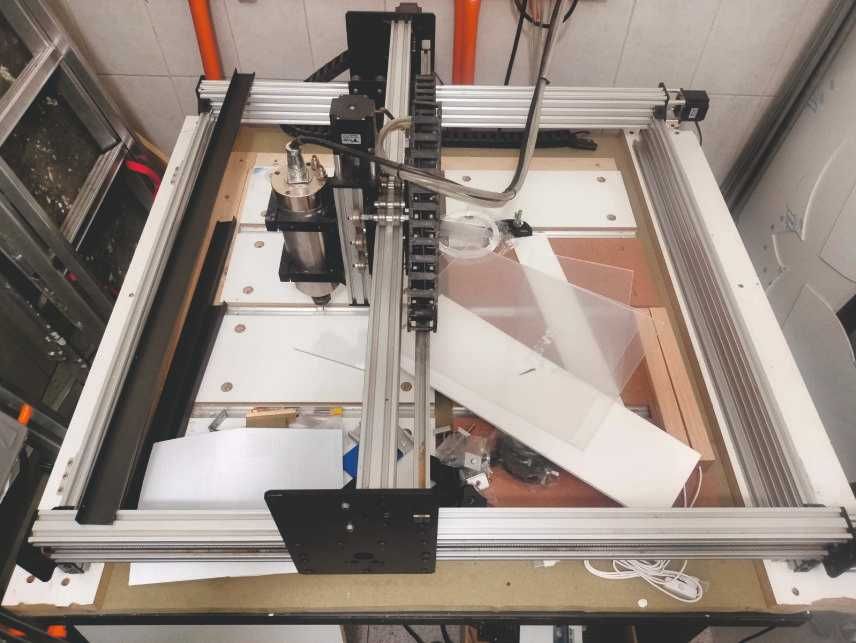 CNC CORTE  SPLINDE - REFRIGERADO A AGUA E LAZER DIODO