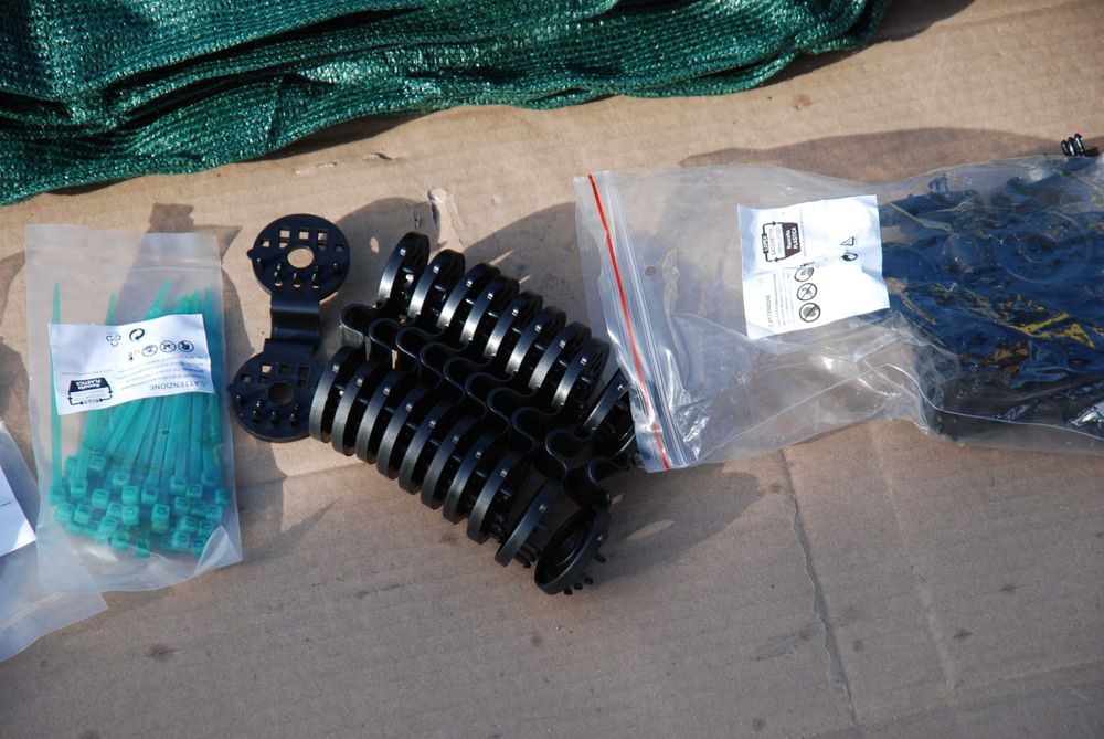 Osłona na płot ,zacieniajaca