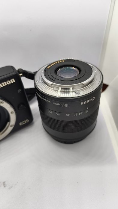 Máquina digital Canon EOS M3 + Extras