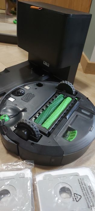 iRobot roomba j7 + akcesoria