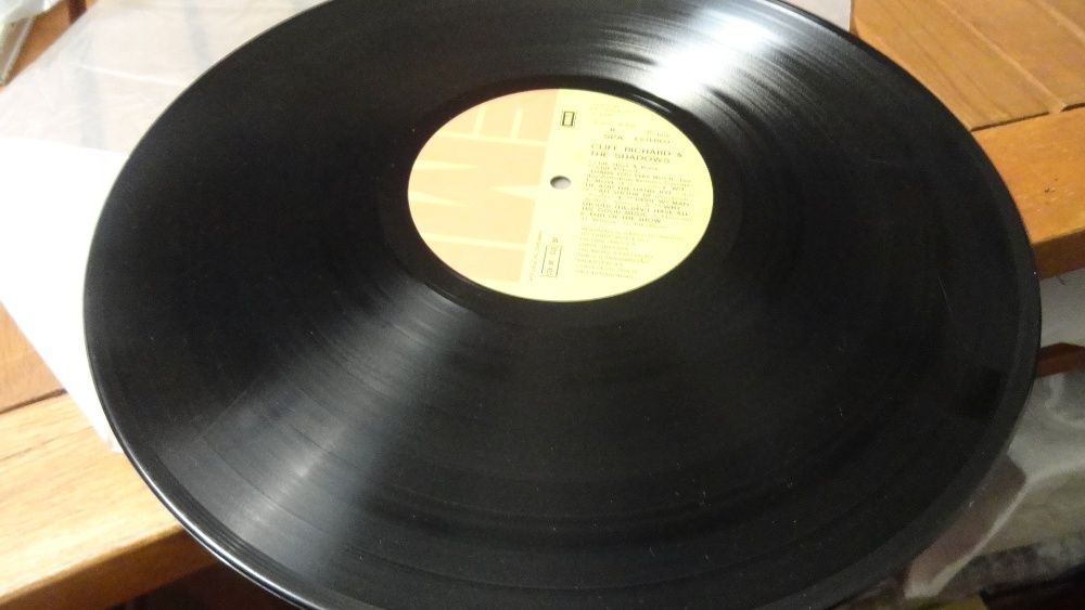 Eros Ramazzotti-1990 + Cliff Richard And The Shadows-1979