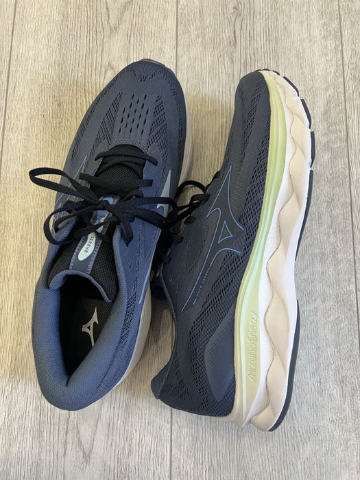 Кросівки чоловічі Mizuno Runningрозмір 47
