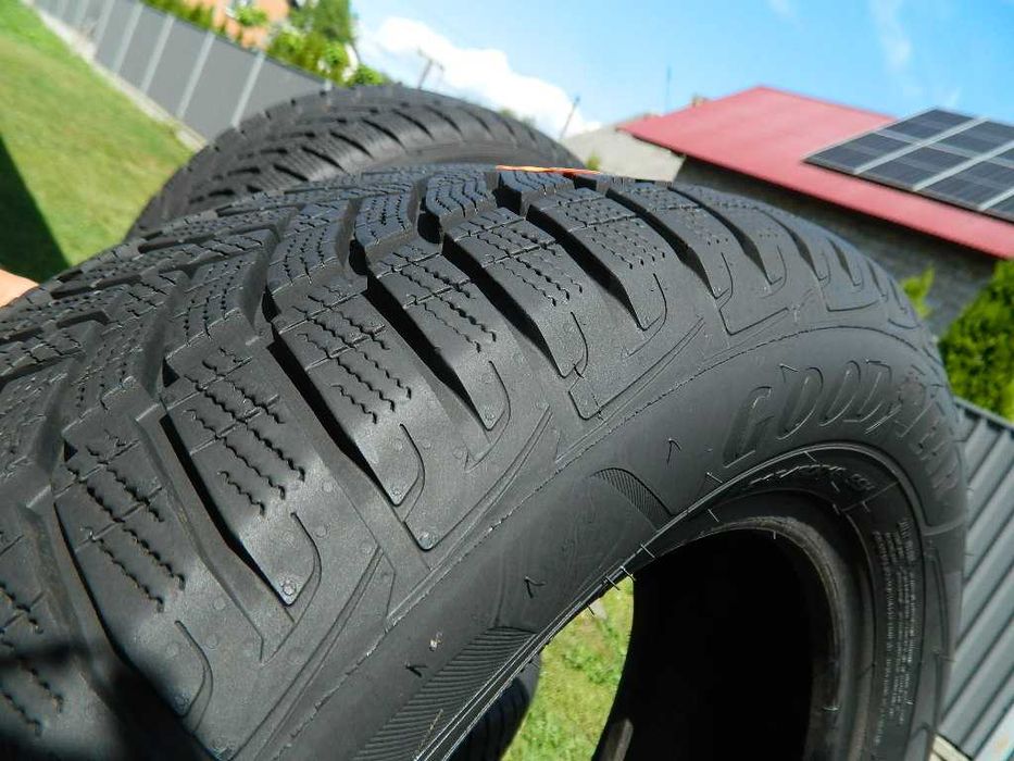 Шина колеса резина R16 215/60 Goodyear UltraGrip 4шт Зима