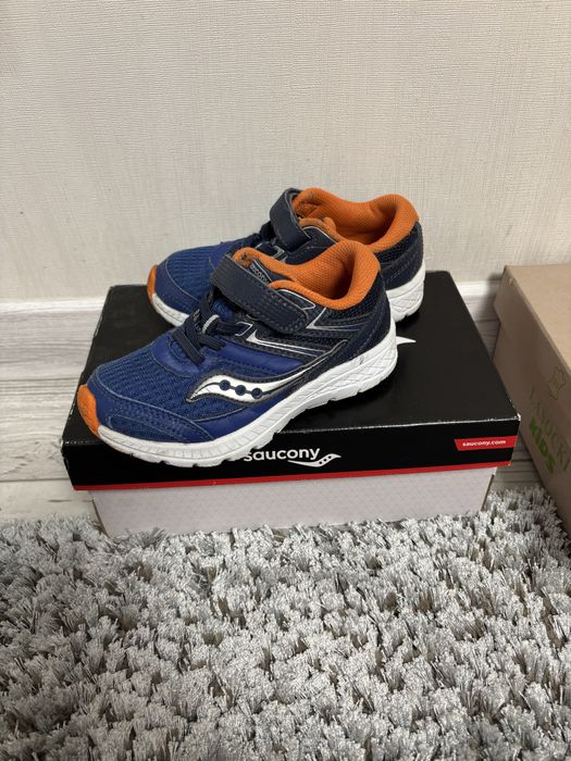 кросівки дитячі saucony