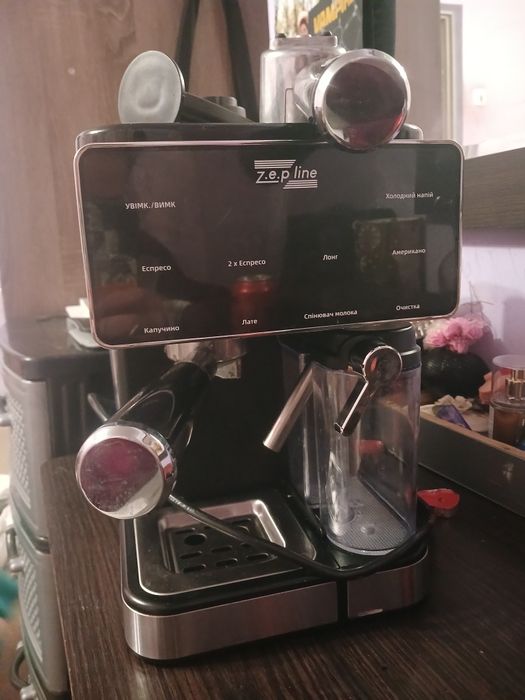 Кофемашина рожковая Zepline ZP-6806 с капучинатором и сенсорным управл