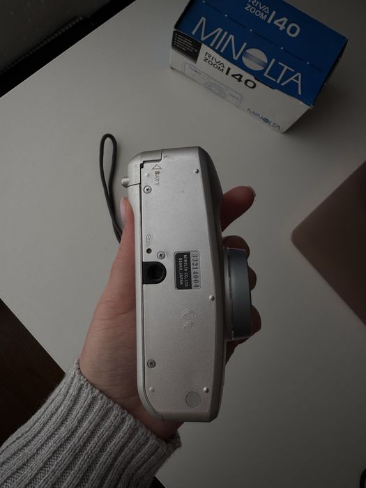 Плівковий фотоапарат Minolta Riva Zoom 140 з коробкою та документами