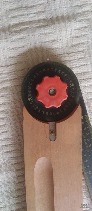 Przyrząd do pomiaru kąta. Długość 75cm