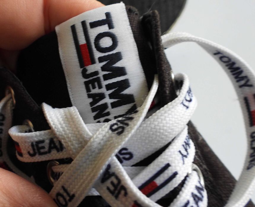 Tommy Hilfiger czarne krótkie trampki 37
