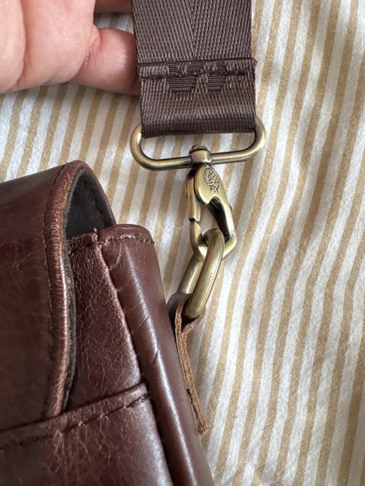 Mala de Ombro em Pele Genuína Castanha | Crossbody Masculina Multicompartimentos