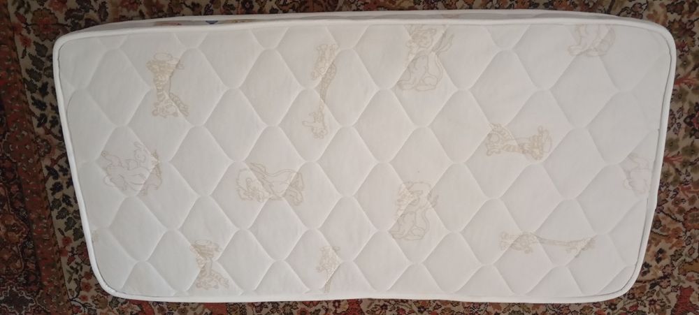 Cama de grades criança com colchão