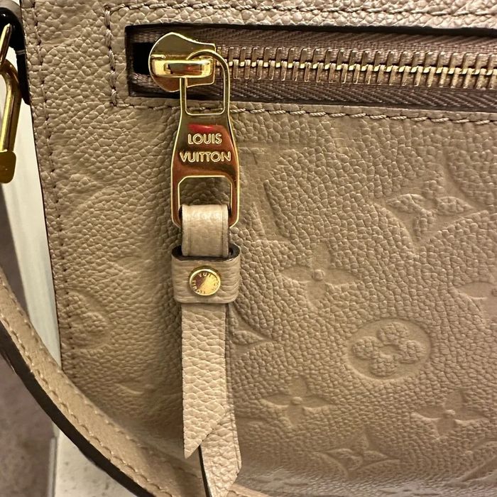 Louis Vuitton Mettis Beje
