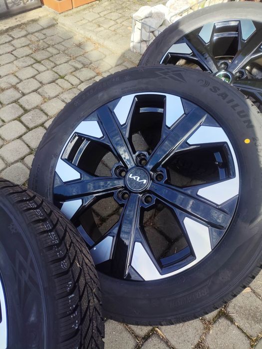 Fabrycznie nowe koła zimowe 18 5x114,3 et40 opony z 2026 235/55/18 lub 225/60/18 zestaw z czujnikami ciśnienia Tpms Toyota RAV4