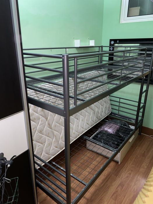 Cama beliche sem colchões