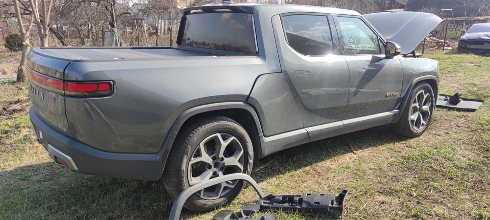Свіже авто в розбір Rivian r1t exp005
