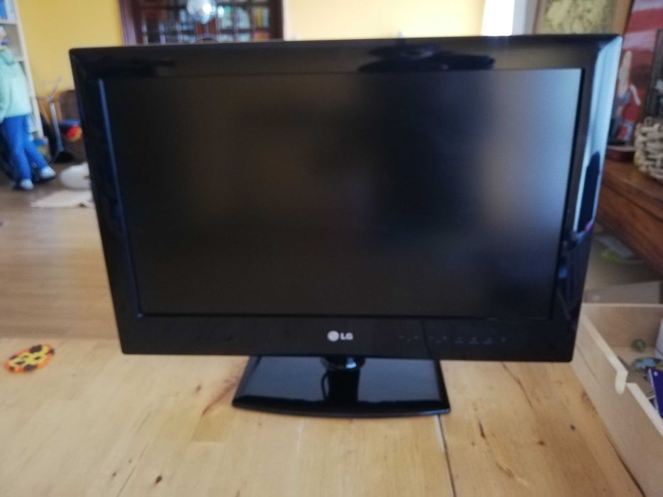TV LED LCD LG 22'' (55 cm) – Excelente Estado + Caixa Original