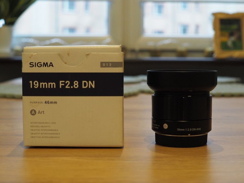 Sigma 19mm f/2.8 DN Art MFT – Stan Idealny + Filtr CPL