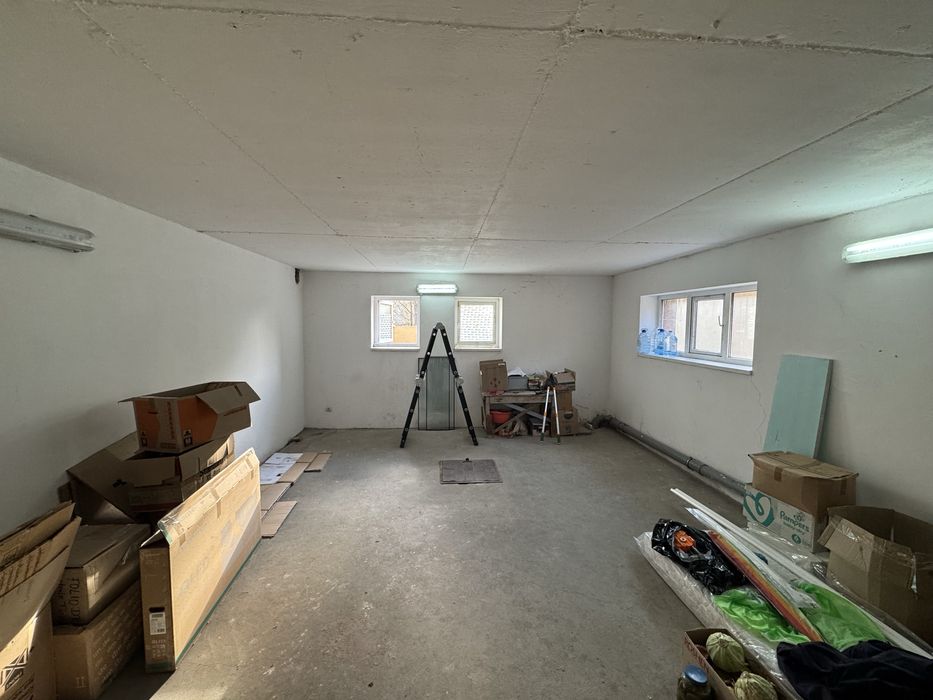 Продається  комерційне приміщення