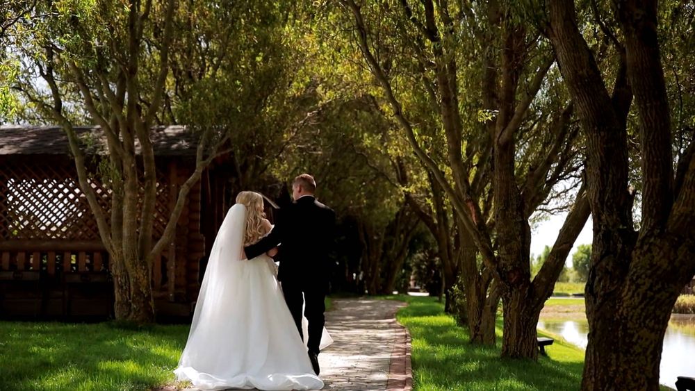 Весільне плаття, весільна сукня.