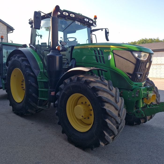 John deere 6215R