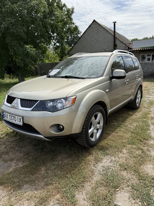 Продам Mitsubishi Outlander XL