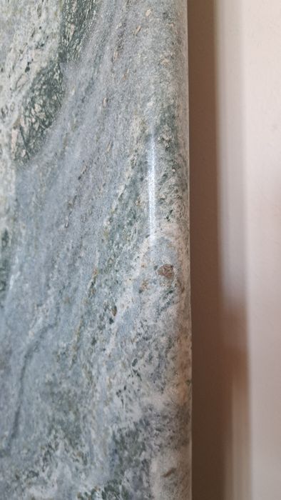 Pedra mármore com acabamentos