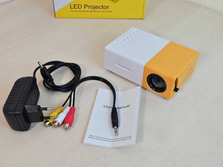 Проектор LED Projector Q1 MINI жовто-білий