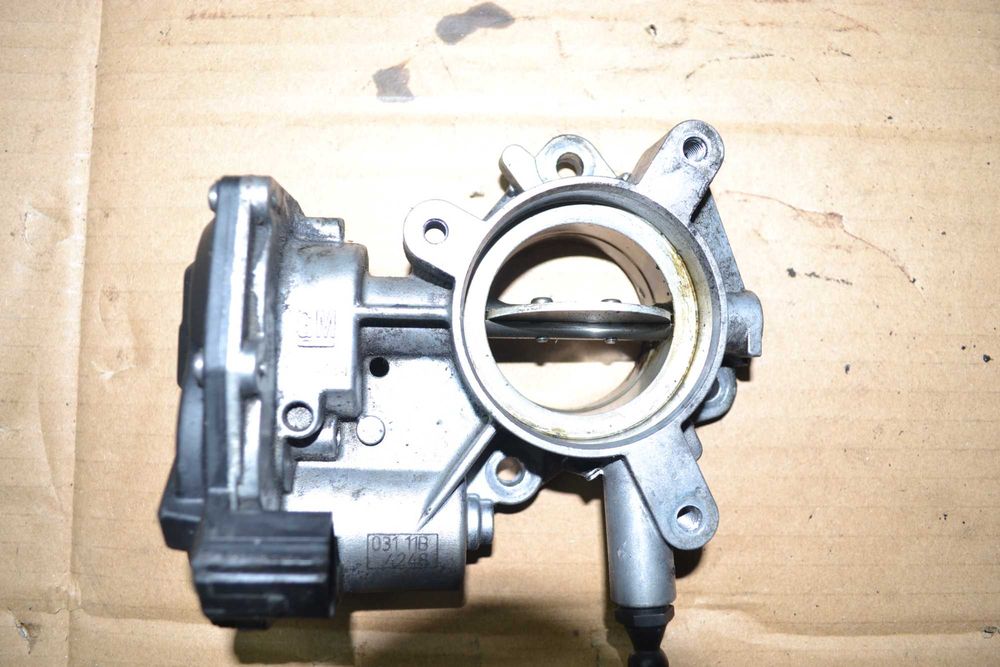 Заслонка дросельна Opel Astra J/Insignia A/Zafira C 2.0 CDTI 55564164