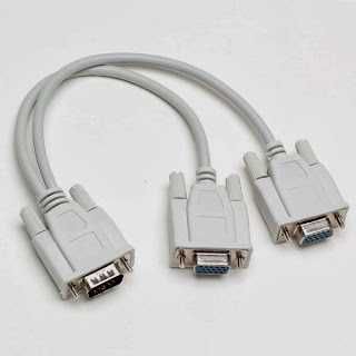 Cabo Adaptador VGA Y 1 Macho para 2 Fêmeas para Dois Monitores, Projetores ou Telas – 30cm Branco NOVO