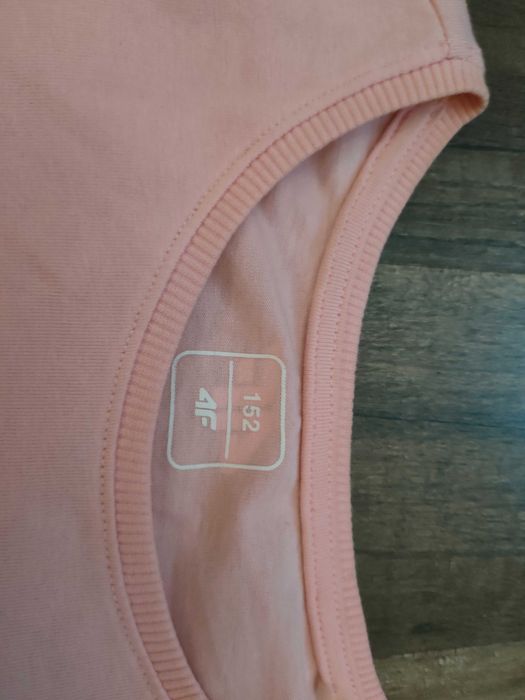 świetny t-shirt 4F w super stanie