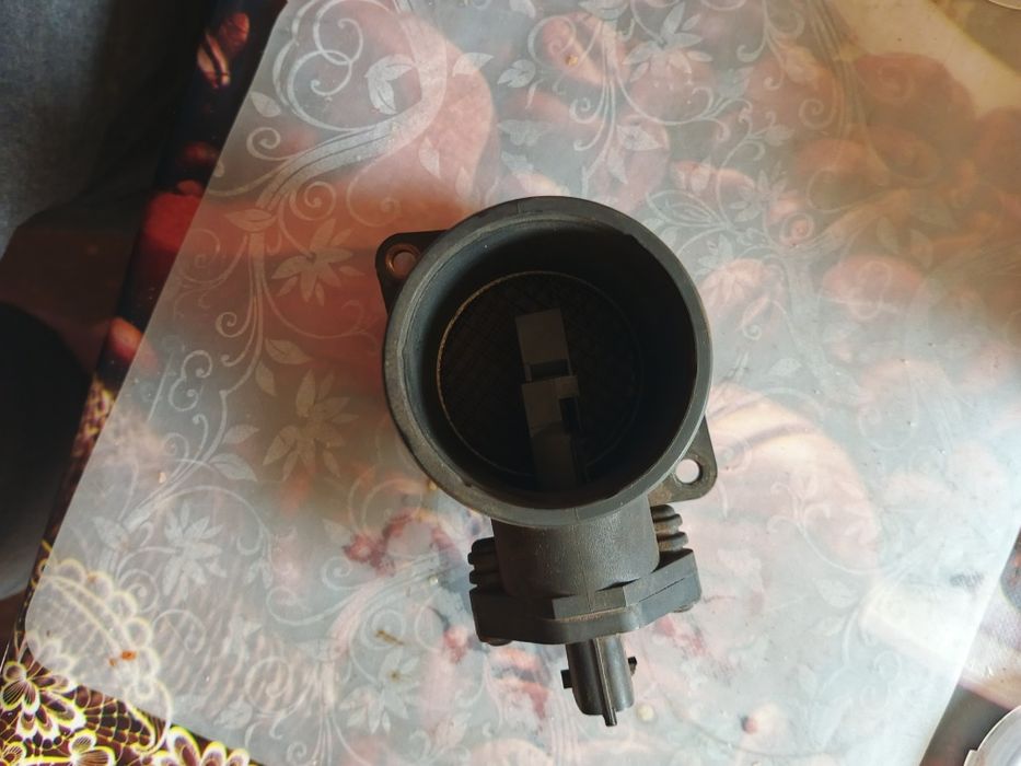 Датчик расхода воздуха Фиат добло.