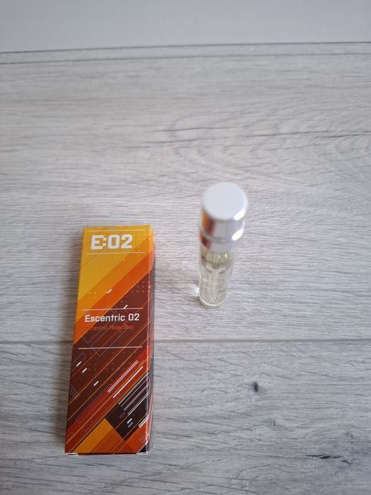 Miniaturka Escentric Molecules E02 woda toaletowa