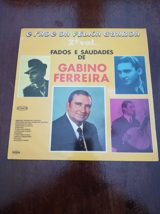 Vendo 8 discos de vinil cantores portugueses - cada 15 euros